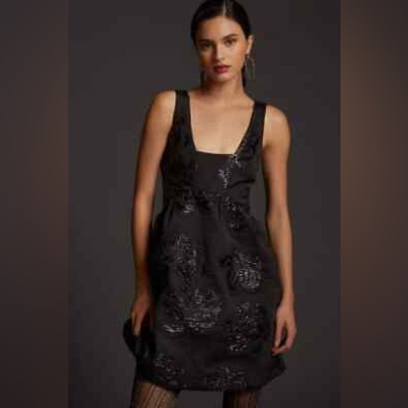 Maeve Dresses & Skirts - Maeve by Anthropologie Jacquard mini dress, black size 6, EUC, has pockets